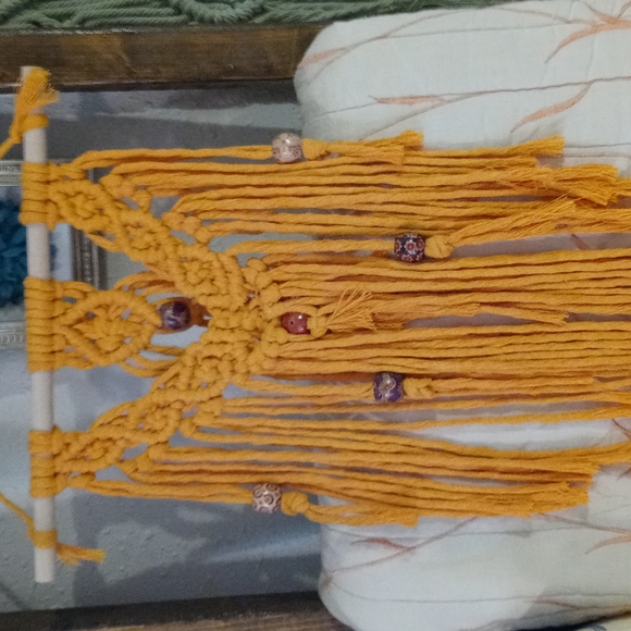 Macrame wall hanging - Picture 2 of 3